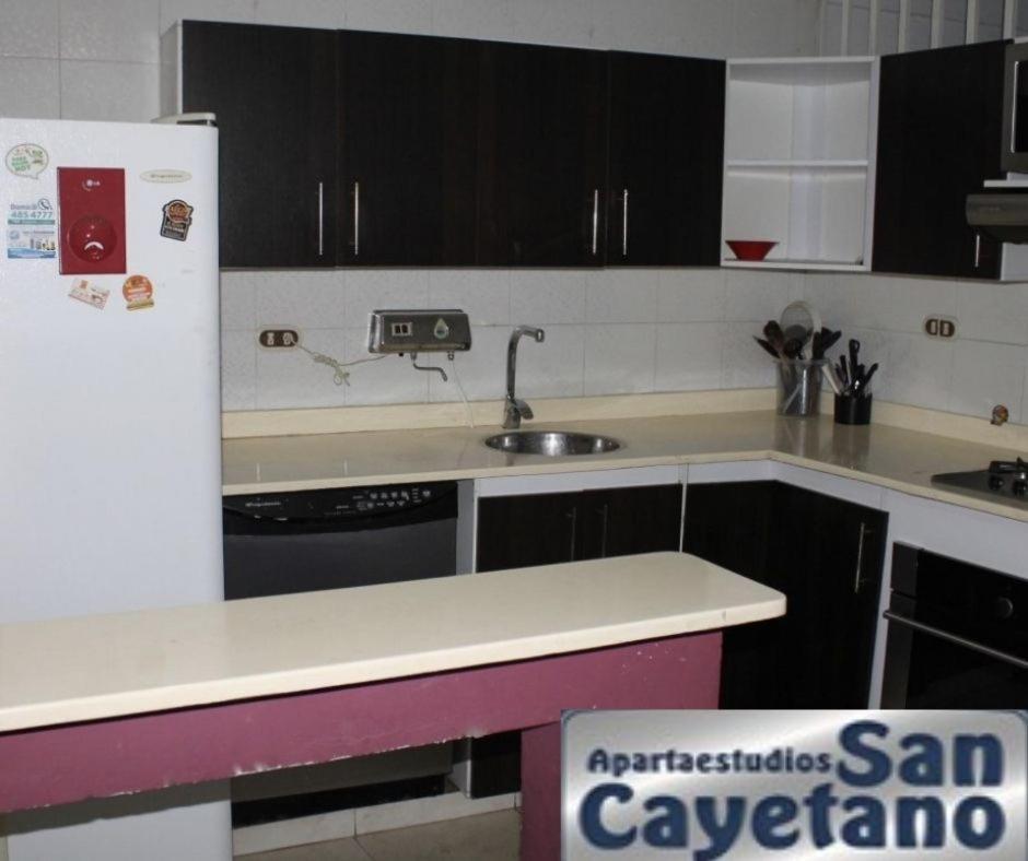 Apartaestudios San Cayetano Cali Exterior foto